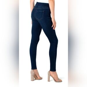 Liverpool Los Angeles Sienna Pull on The Ankle Skinny Jean Size 16/33 NWT!